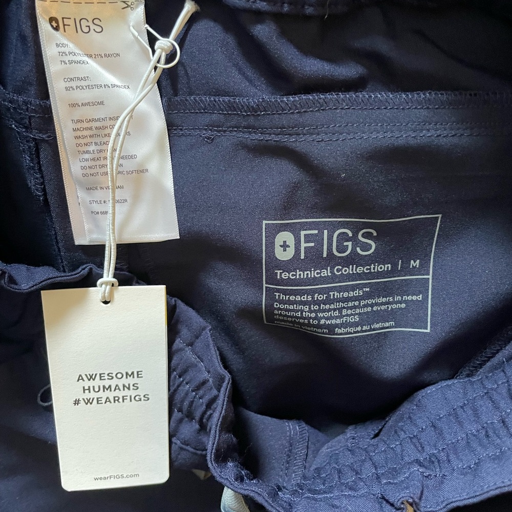 Figs high waisted Regina Jogger Scrubs size medium black & navy - Picture 3 of 4